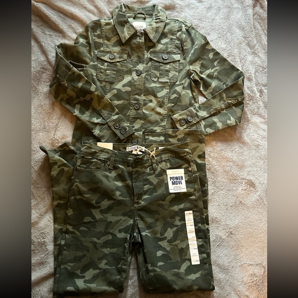 NWT Code Bleu Jacket and Pant set size 6